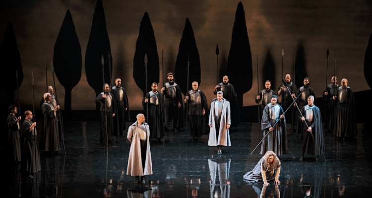 Il Trovatore de Verdi, un summum de tragédie noire... brillamment mise en scène par l'Opéra de Montréal.